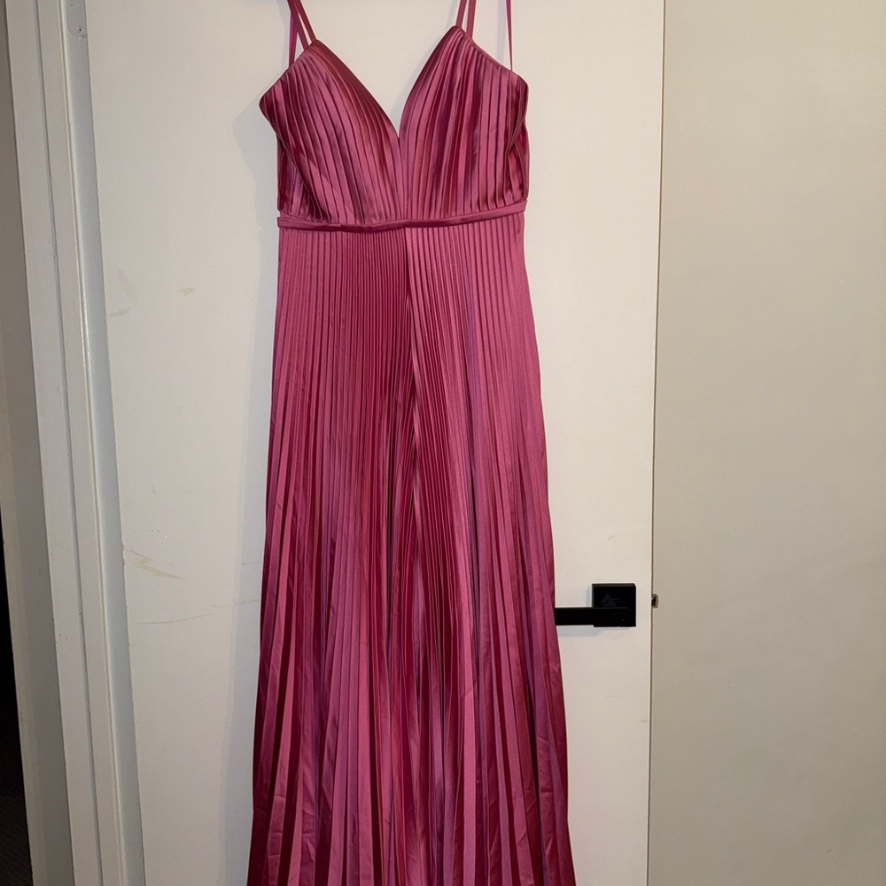 MAC DUGGAL Pink Pleated Plunge Neck Wide Leg Jumpsuit SIZE: 4 - Picture 4 of 10